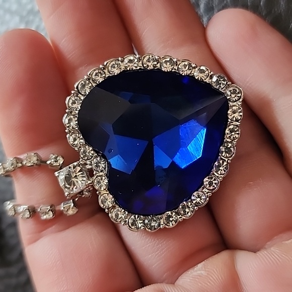 Necklace - Picture 5 of 12